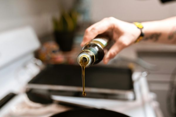 De la cuisine à la beauté : tous les usages de l’huile d’olive